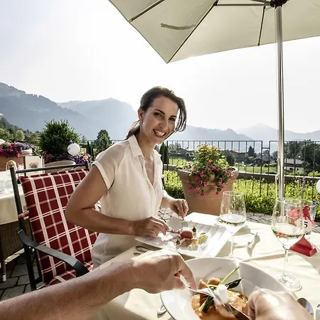 رياضي ومركز صحي بيشلهوف