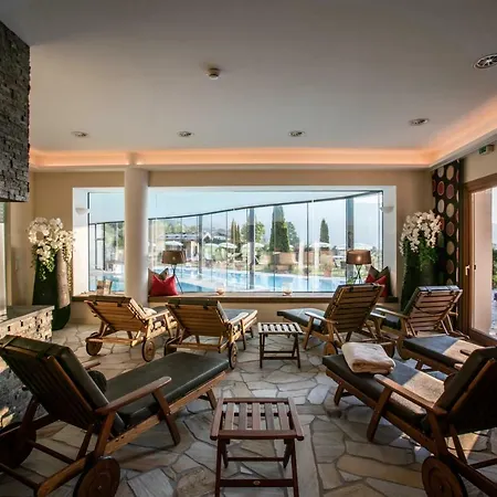 فندق رياضي ومركز صحي بيشلهوف 4*